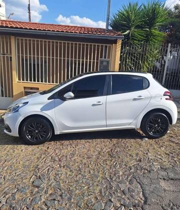 PEUGEOT 208 1.2 ALLURE 12V FLEX 4P MANUAL